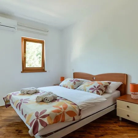 Apartment Lumbre